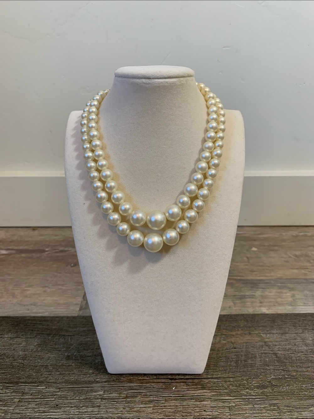 Double-Strand Faux Pearl Necklace - Cream Pearls